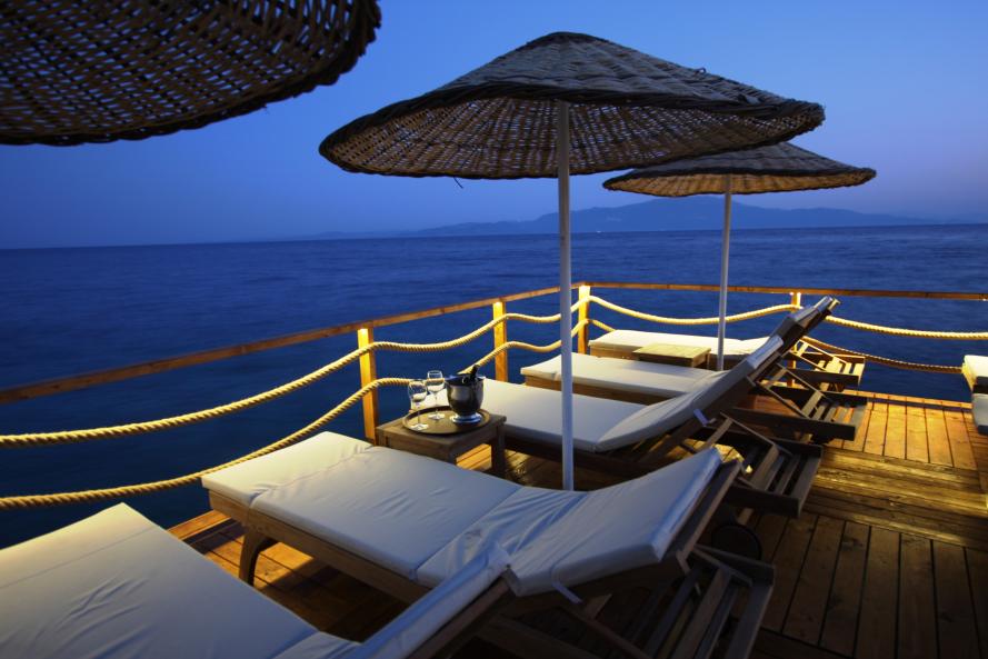 Assos Behram Hotel